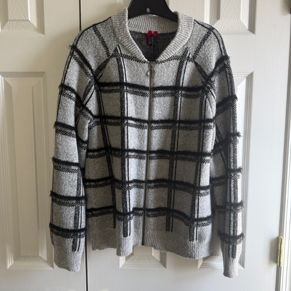 Love Scarlett Plaid Zip Sweater Bomber | Gray/Black | XL